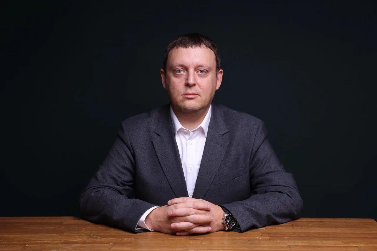 Владимир Кузнецов, официальный портрет