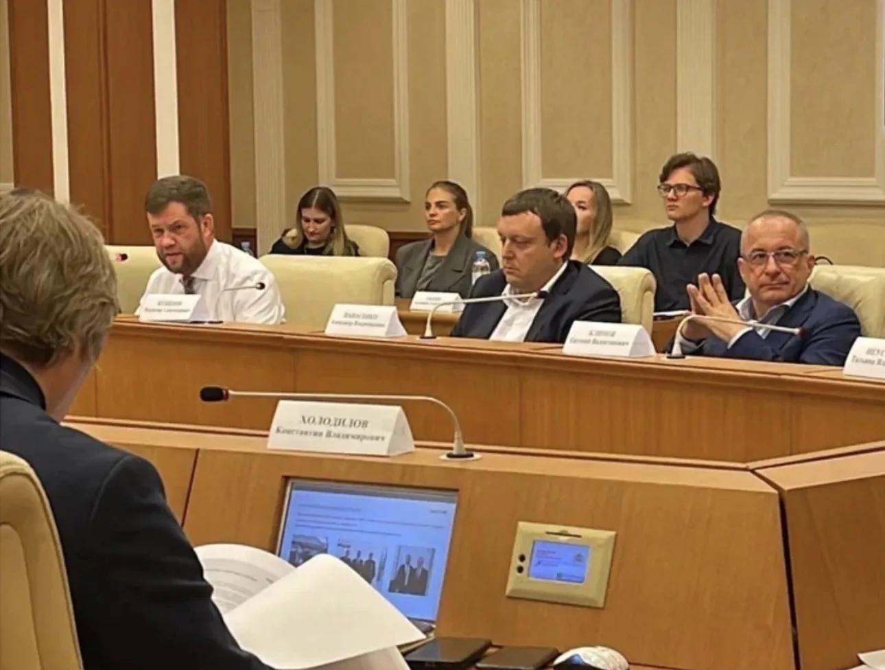 Владимир Кузнецов на заседании Законодательного собрания
